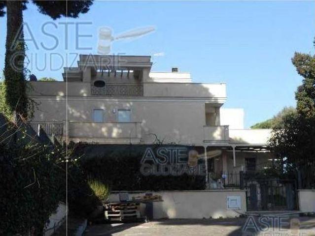 Casa indipendente in vendita a Genzano di Roma RM