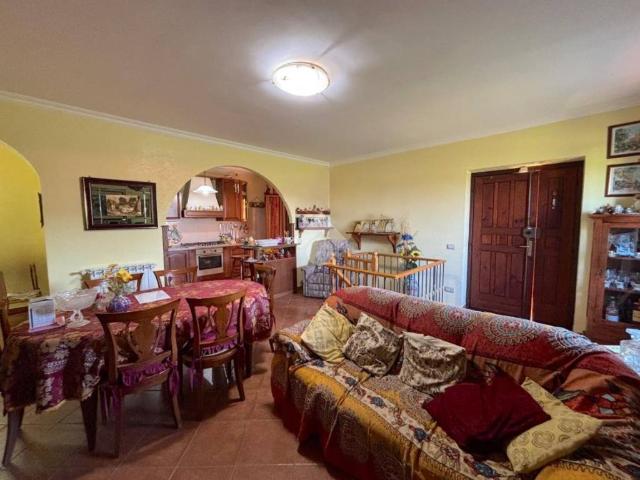 Casa indipendente in vendita a Genzano di Roma RM