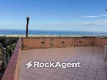 Casa indipendente in vendita a Gerace RC