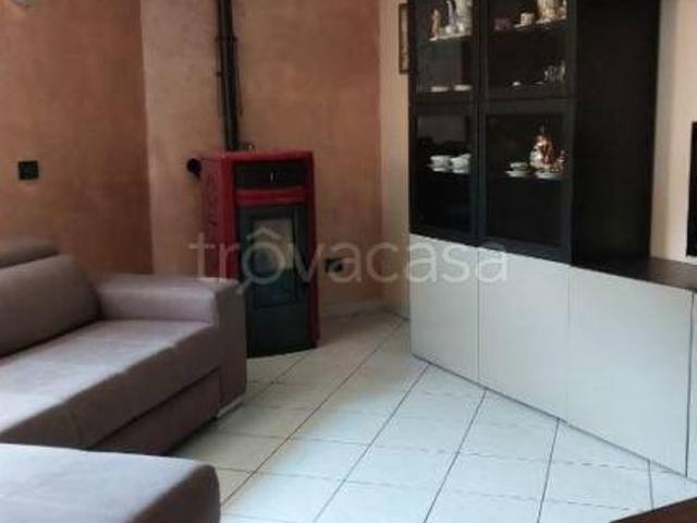 Casa indipendente in vendita a Gerenzago via Giuseppe Mazzini