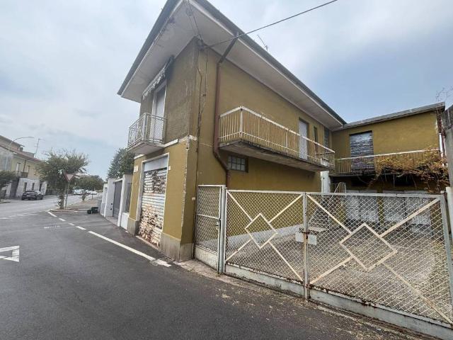Casa indipendente in vendita a Gessate MI