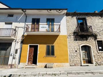 Casa indipendente in vendita a Gesualdo AV