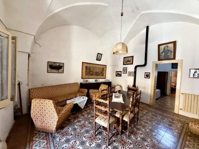 Casa indipendente in vendita a Giuggianello LE