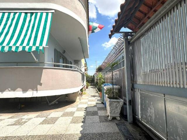 Casa indipendente in vendita a Giugliano in Campania NA