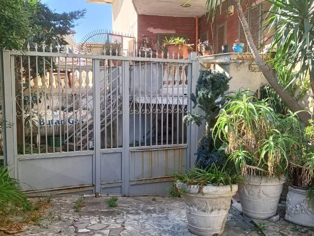 Casa indipendente in vendita a Giugliano in Campania NA