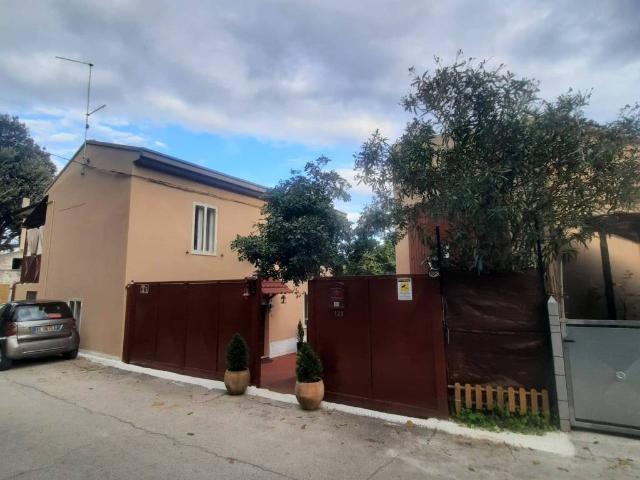 Casa indipendente in vendita a Giuliano Teatino CH