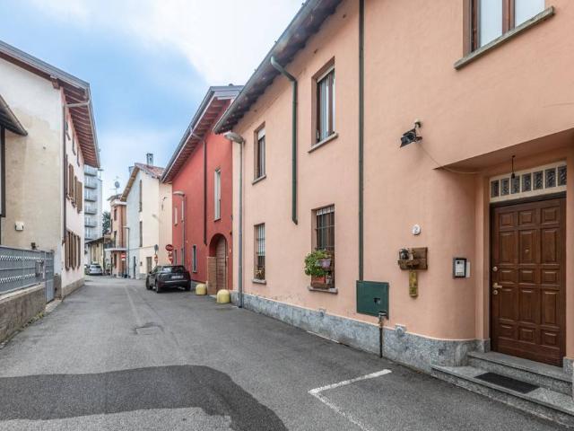 Casa indipendente in vendita a Giussano MB