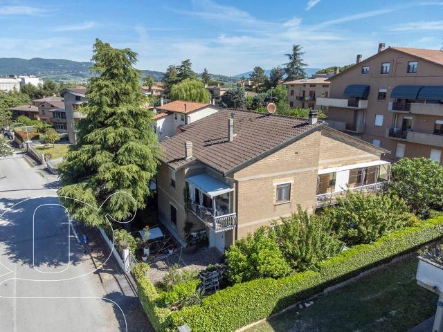 Casa indipendente in vendita a Giano Dell'Umbria