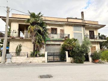 Casa indipendente in vendita a Giarratana RG