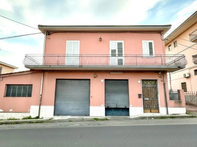 Casa indipendente in vendita a Giarre CT