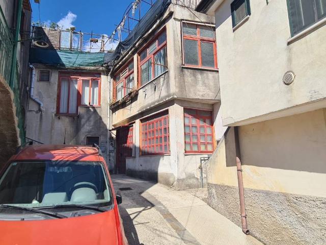 Casa indipendente in vendita a Giffoni Sei Casali SA