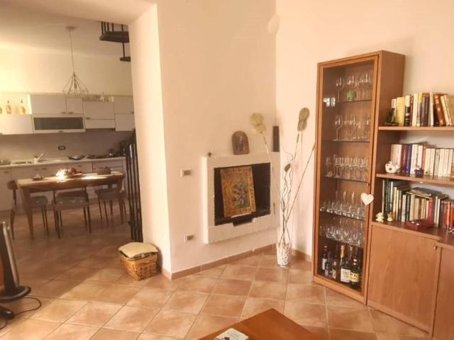 Casa indipendente in vendita a Giffoni Sei Casali SA