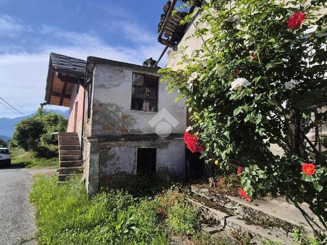 Casa indipendente in vendita a Gignod AO
