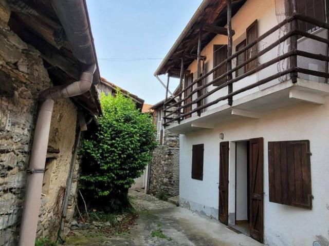 Casa indipendente in vendita a Gignese VB
