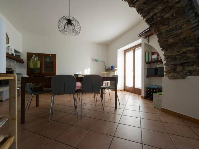Casa indipendente in vendita a Gignese VB