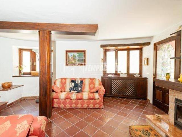 Casa indipendente in vendita a Gignese VB