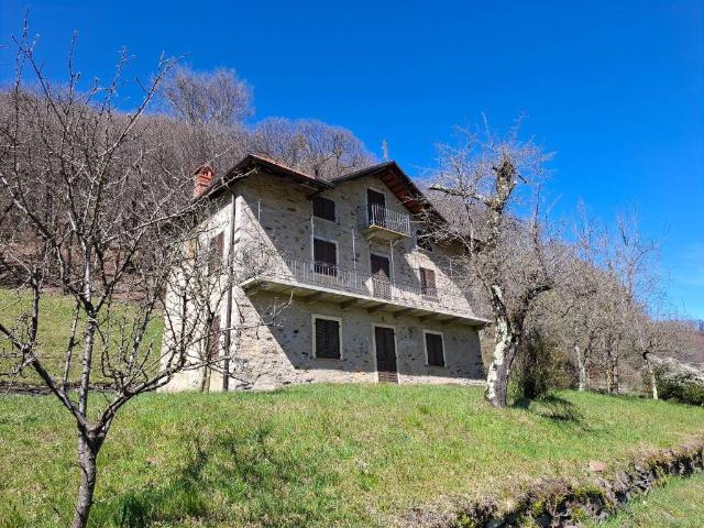 Casa indipendente in vendita a Gignese VB