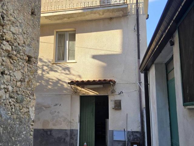 Casa indipendente in vendita a Gioiosa Ionica RC