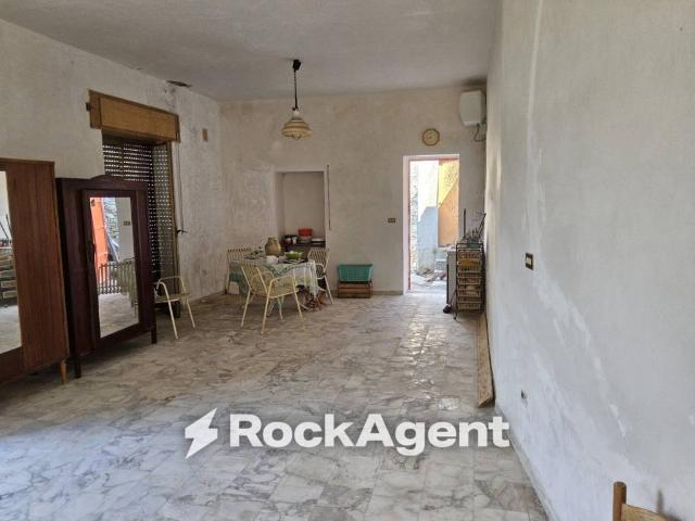 Casa indipendente in vendita a Gioiosa Ionica RC