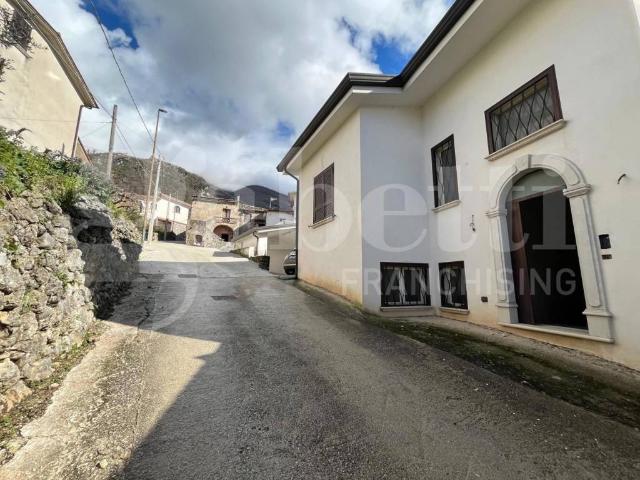 Casa indipendente in vendita a Gioia Sannitica CE