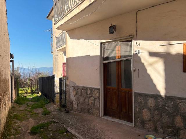 Casa indipendente in vendita a Gioia Sannitica CE