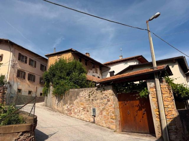 Casa indipendente in vendita a Giovo TN