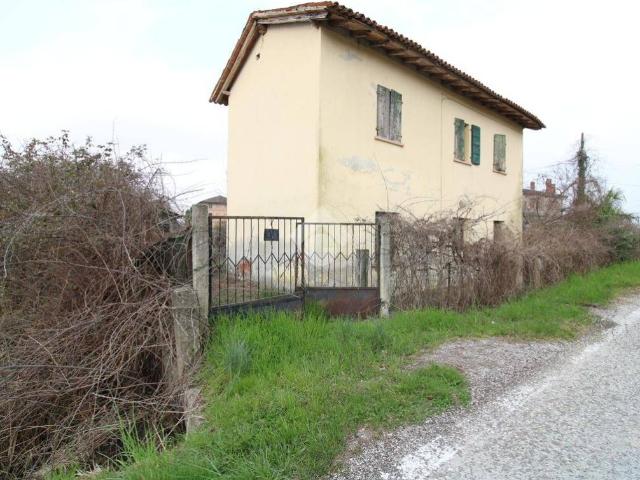 Casa indipendente in vendita a Gruaro VE