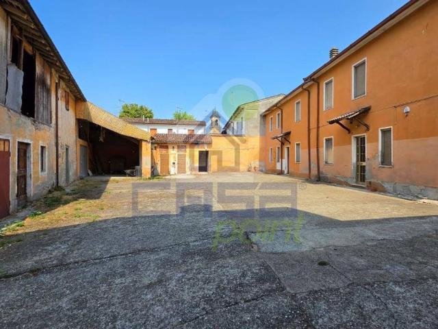 Casa indipendente in vendita a Grumello Cremonese ed Uniti CR
