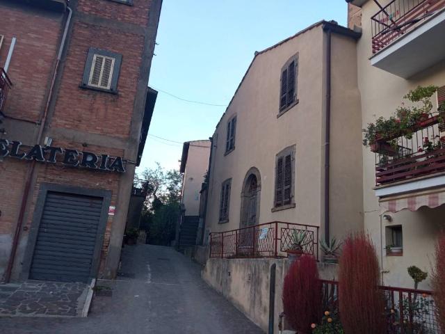 Casa indipendente in vendita a Graffignano VT
