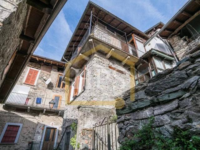 Casa indipendente in vendita a Grandola ed Uniti CO