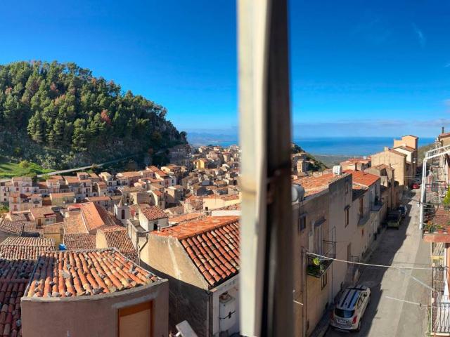 Casa indipendente in vendita a Gratteri PA