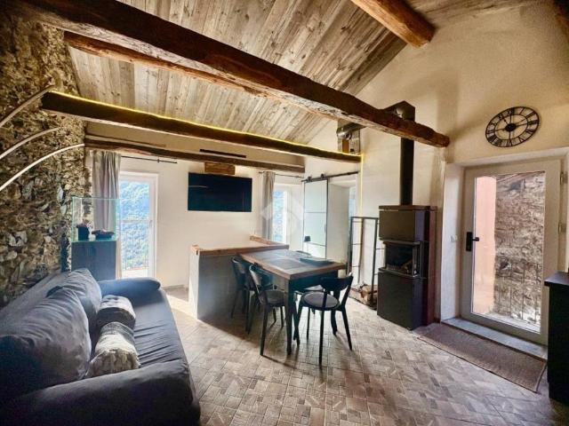 Casa indipendente in vendita a Gravedona ed Uniti CO