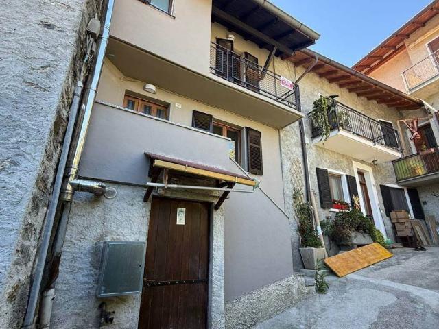 Casa indipendente in vendita a Gravedona ed Uniti CO