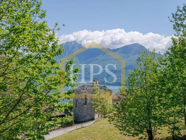 Casa indipendente in vendita a Gravedona ed Uniti CO
