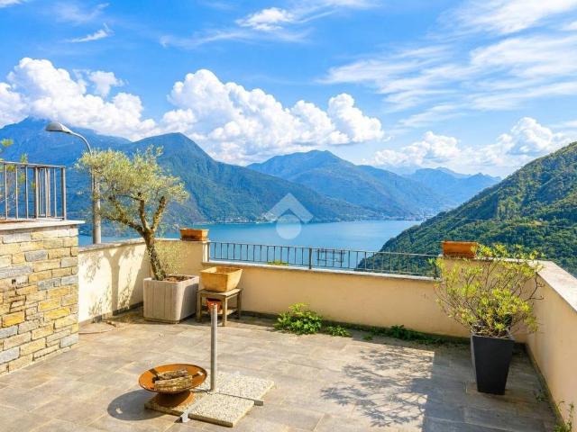 Casa indipendente in vendita a Gravedona ed Uniti via Albaredo
