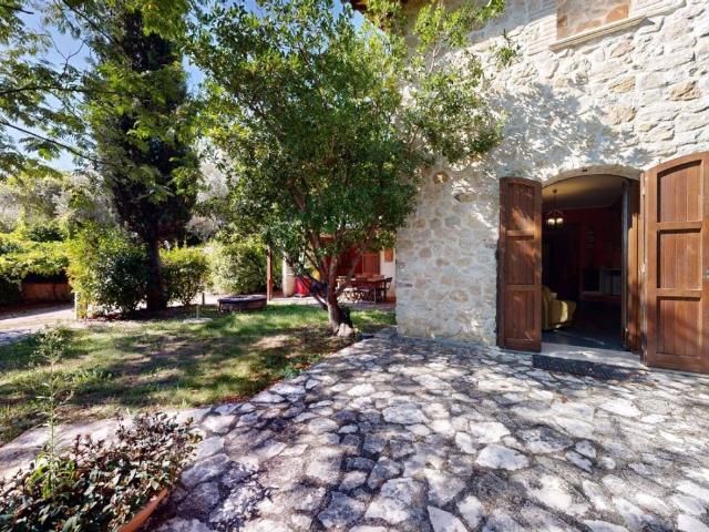 Casa indipendente in vendita a Greccio RI