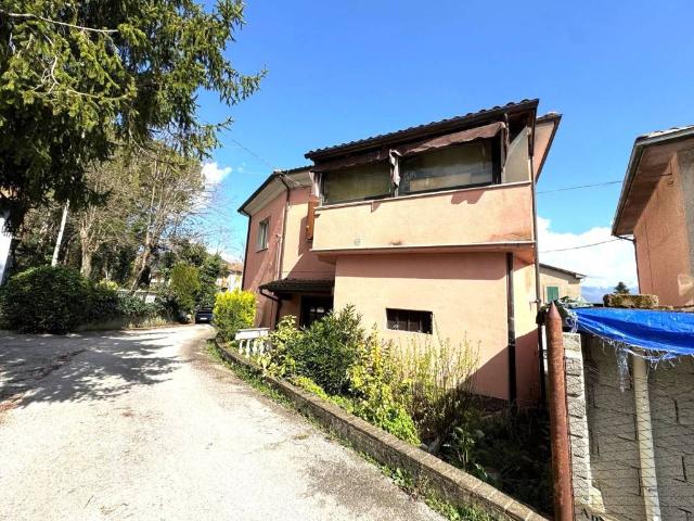 Casa indipendente in vendita a Greccio RI