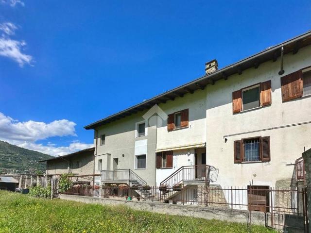 Casa indipendente in vendita a Gressan AO