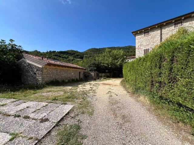 Casa indipendente in vendita a Grezzana VR