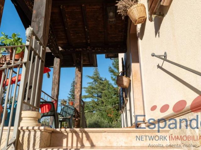 Casa indipendente in vendita a Grizzana Morandi BO