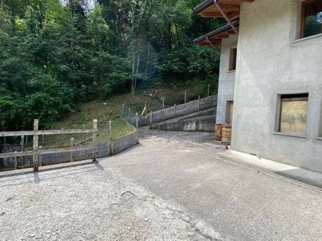 Casa indipendente in vendita a Grone BG