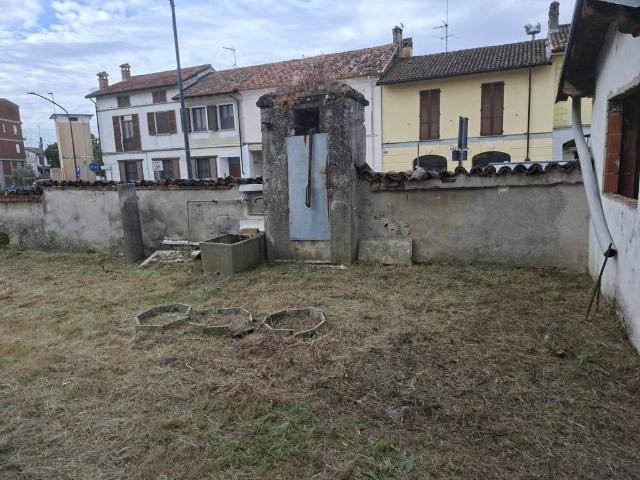 Casa indipendente in vendita a Gropello Cairoli PV