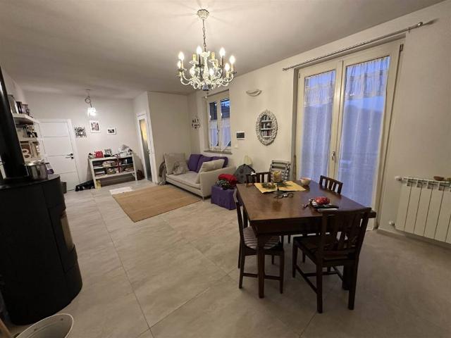 Casa indipendente in vendita a Gropparello PC