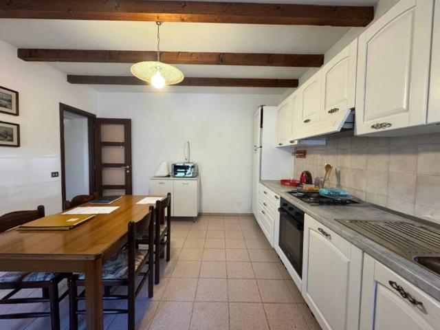 Casa indipendente in vendita a Gropparello PC