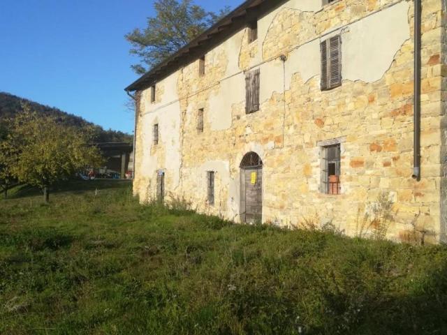 Casa indipendente in vendita a Gropparello PC