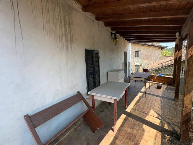 Casa indipendente in vendita a Gropparello PC