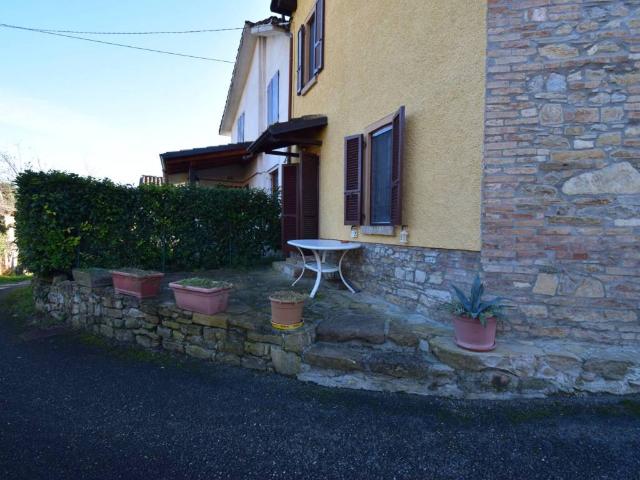 Casa indipendente in vendita a Gropparello PC