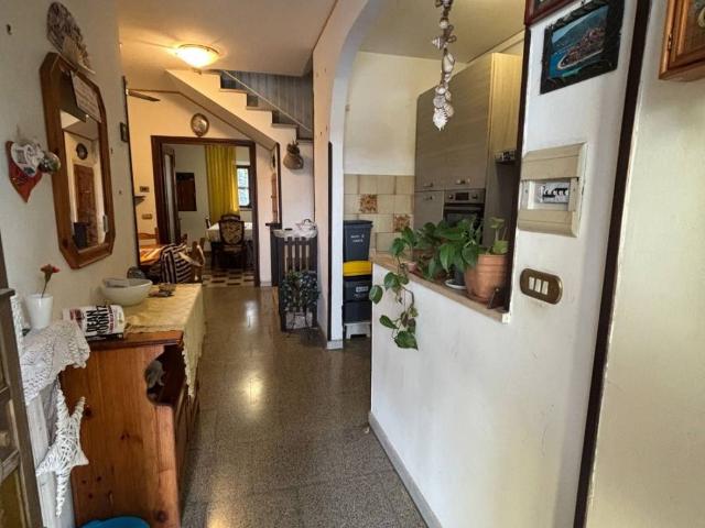 Casa indipendente in vendita a Grottaferrata RM
