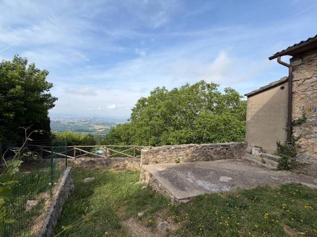 Casa indipendente in vendita a Gualdo Cattaneo PG