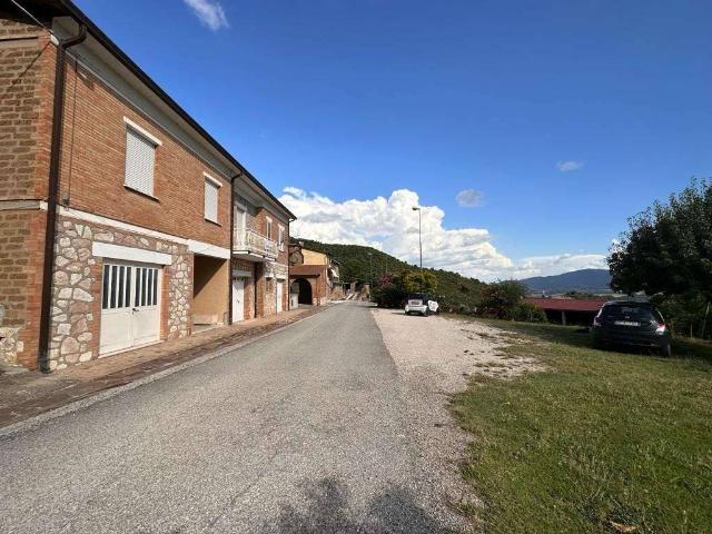 Casa indipendente in vendita a Gualdo Cattaneo PG